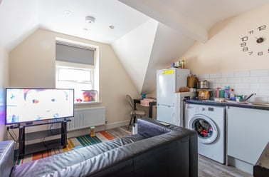 Cyril Crescent, Adamstown, Cardiff - Image 2